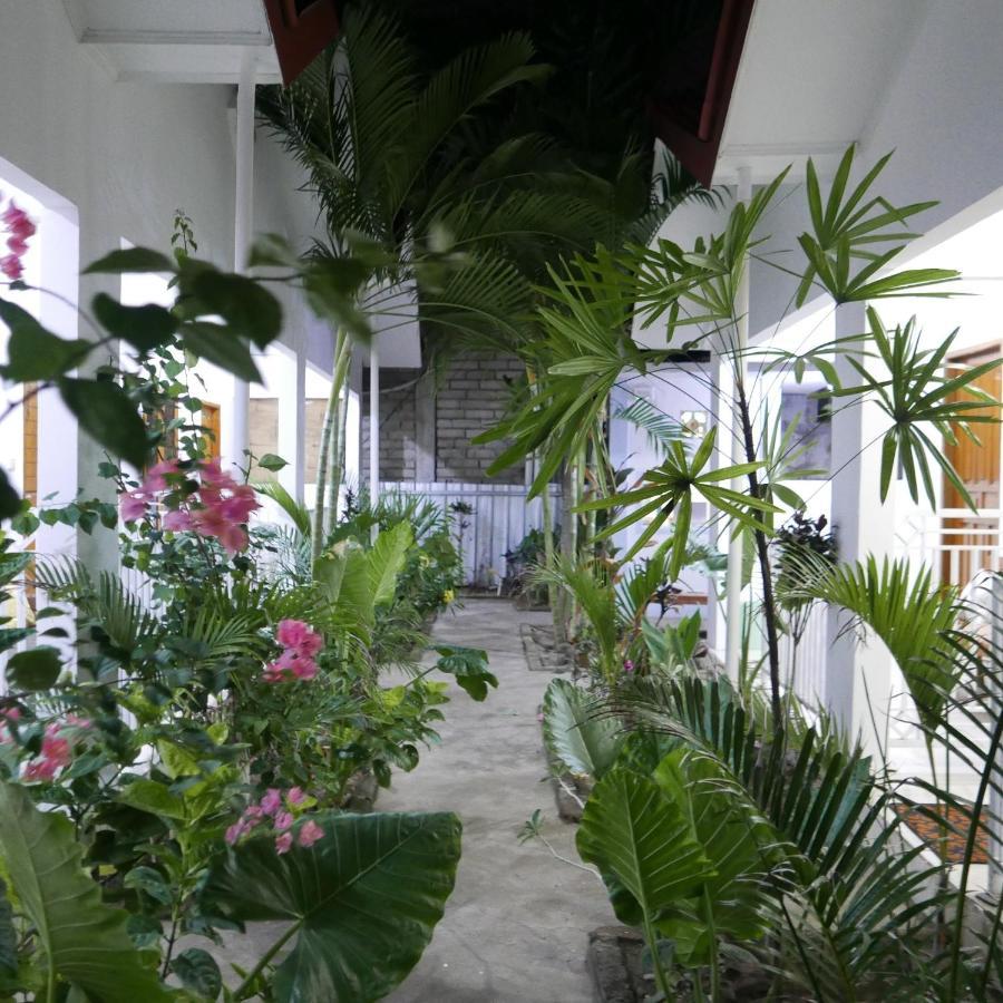 Apartamento Rumah Side Gili Trawangan Exterior foto